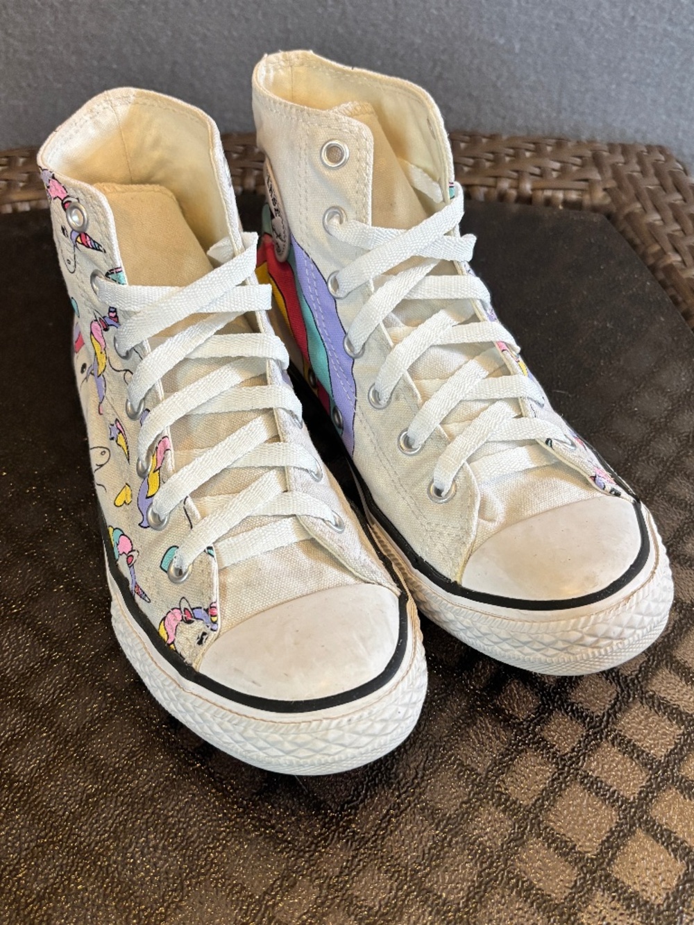 Converse Chuck Taylor All Star Girl's High Top Canvas Sneakers Unicorns Size 4
